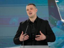 Oekraïne: minister van Defensie Fedorov kondigt ontslag aan