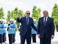NAVO-top: Trump foetert op lidstaten wegens hun houding in de Iranoorlog
