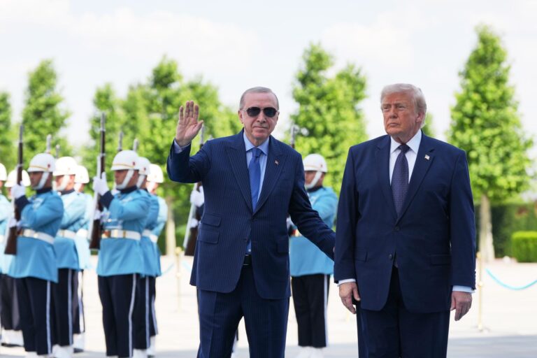 NAVO-top: Trump foetert op lidstaten wegens hun houding in de Iranoorlog NAVO-top: Trump foetert op lidstaten wegens hun houding in de Iranoorlog