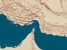 Iran houdt Straat van Hormuz gesloten totdat Amerikaanse aanvallen stoppen