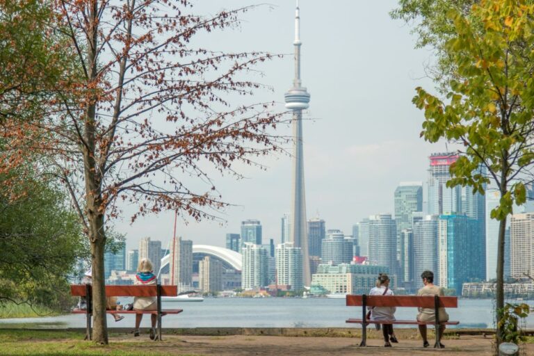Toronto kampt met slechte luchtkwaliteit als gevolg van bosbranden Toronto kampt met slechte luchtkwaliteit als gevolg van bosbranden