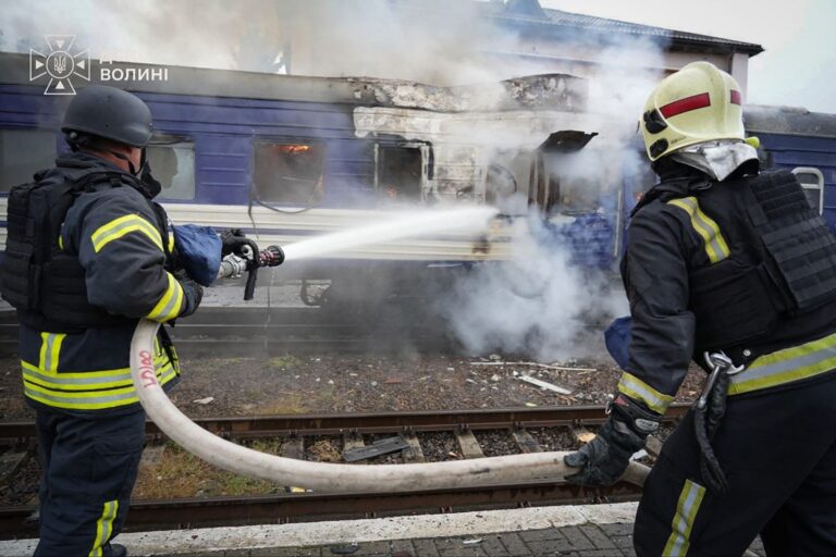 Kyiv en Warschau melden Russische luchtaanval op trein nabij Poolse grens