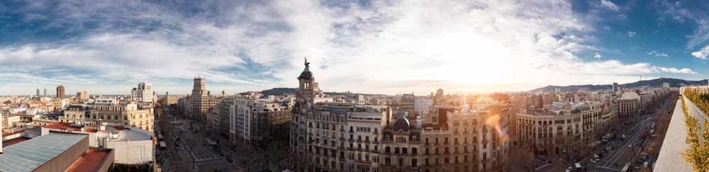 De Paseo de Gracia in Barcelona, de duurste straat van Spanje. – © Luis Davilla / Getty