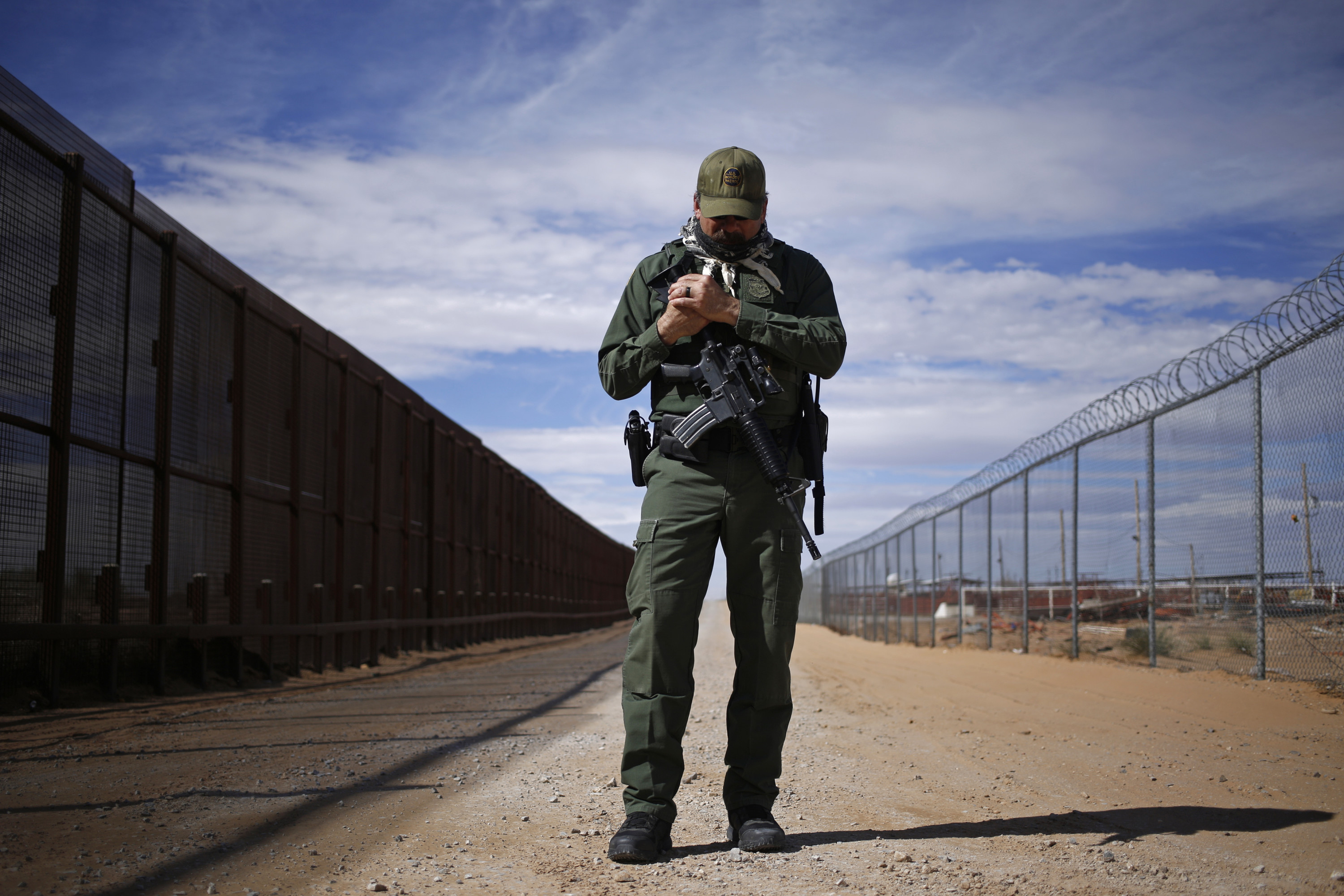 De regering-Trump heeft gezegd 15.000 man extra aan te zullen nemen voor de bewaking van de Mexicaans-Amerikaanse grens tijdens het bouwen van de muur. – © Luke Sharrett / Bloomberg via Getty 
