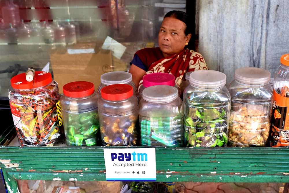 Digitaal betalen in India, waar premier Modi onlangs een aantal bankbiljetten afschafte. – © Getty Images