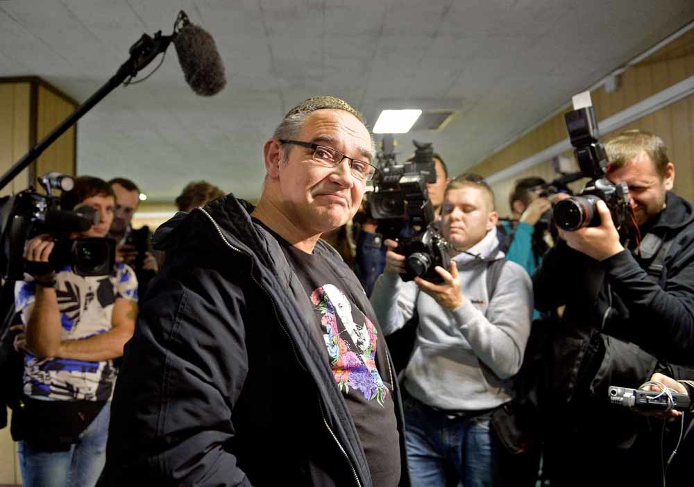 Blogger Anton Nosik voor een rechtbank in Moskou in 2016. – © Kristina Kormilicyna / Getty