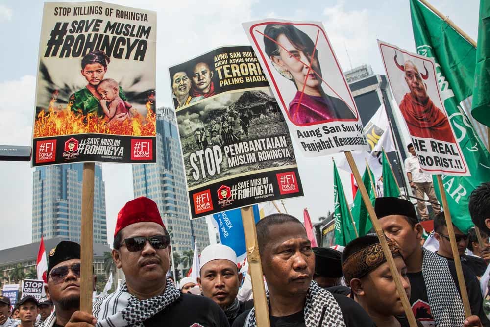 Indonesische moslims betuigen hun steun aan de Rohingya. – © Ed Wray / Getty