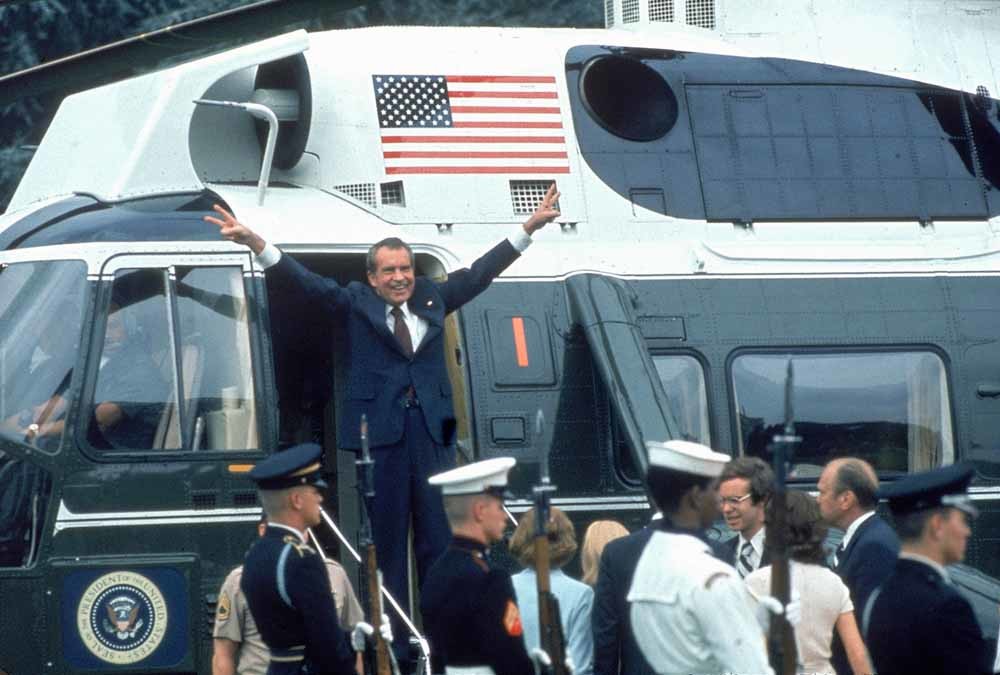 President Nixon vertrekt per helikopter nadat hij zijn aftreden bekend heeft gemaakt. – © Bill Pierce