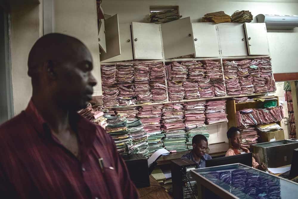  Medische dossiers in het Uganda Cancer Institute in Kampala. – © Charlie Shoemaker / The New York Times
