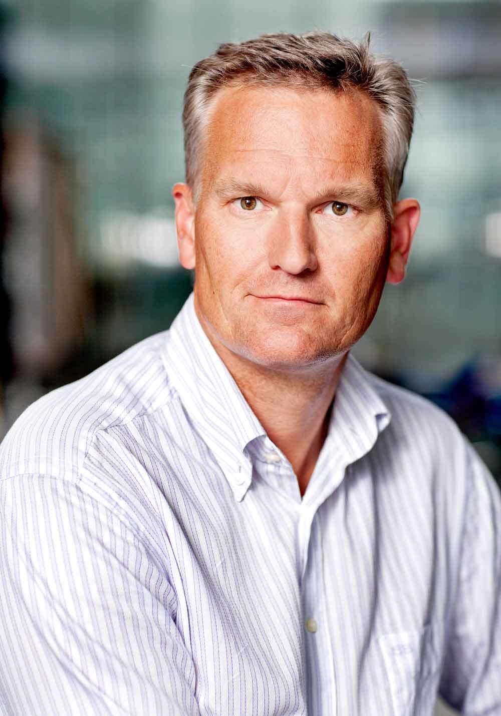 Ulrik Haagerup schreef het boek Constructive News: How to Save the Media and Democracy with Journalism of Tomorrow en is directeur en medeoprichter van het Constructive Institute, ofwel het instituut voor constructieve journalistiek, in het Deense Aarhus.