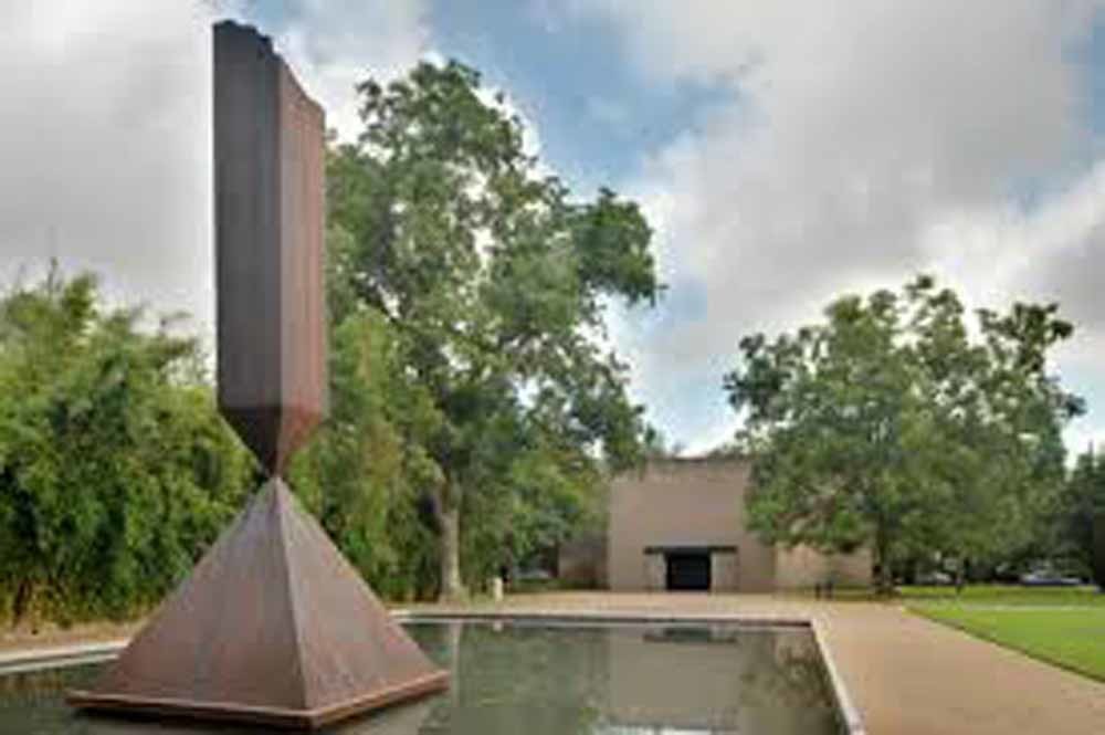 Broken Obelisk. – © Rothko.org
