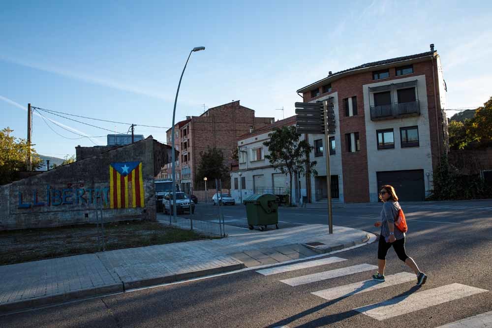 Met de Catalaanse vlag op een muur geschiderd, laat La Pobla de Segur zien dat zij streven  naar onafhankelijkheid. –  © Jack Taylor / Getty 