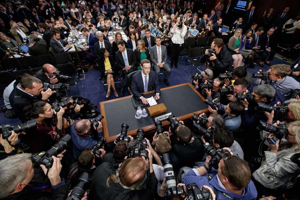 Mark Zuckerberg legt een verklaring af tijdens een zitting van de Senaatscommissie in Capitol Hill, Washington D.C.–  © HH