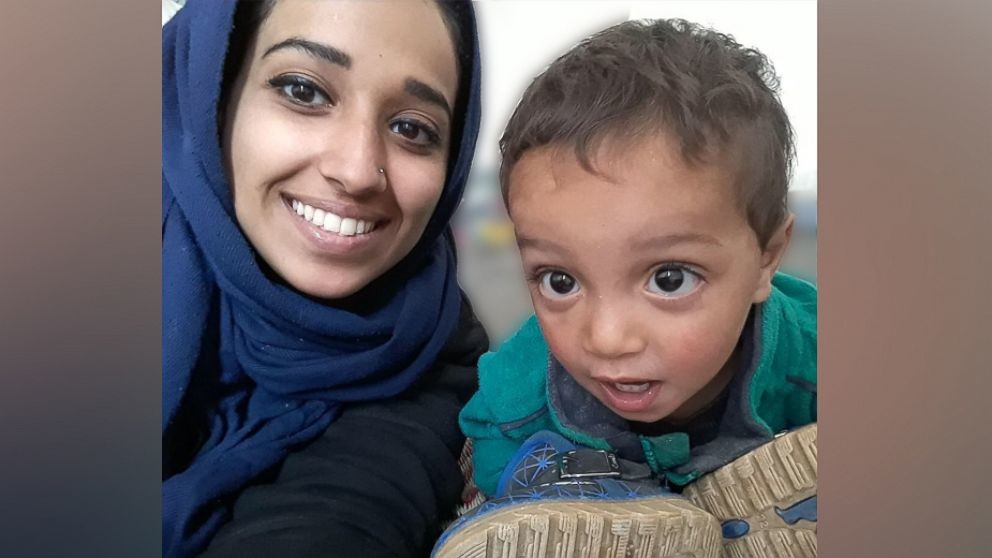 Hoda Muthana trouwde drie keer in het kalifaat en vluchtte uiteindelijk mee met een Syrische familie vanuit Shafa. Ze nam alleen haar baby mee.
