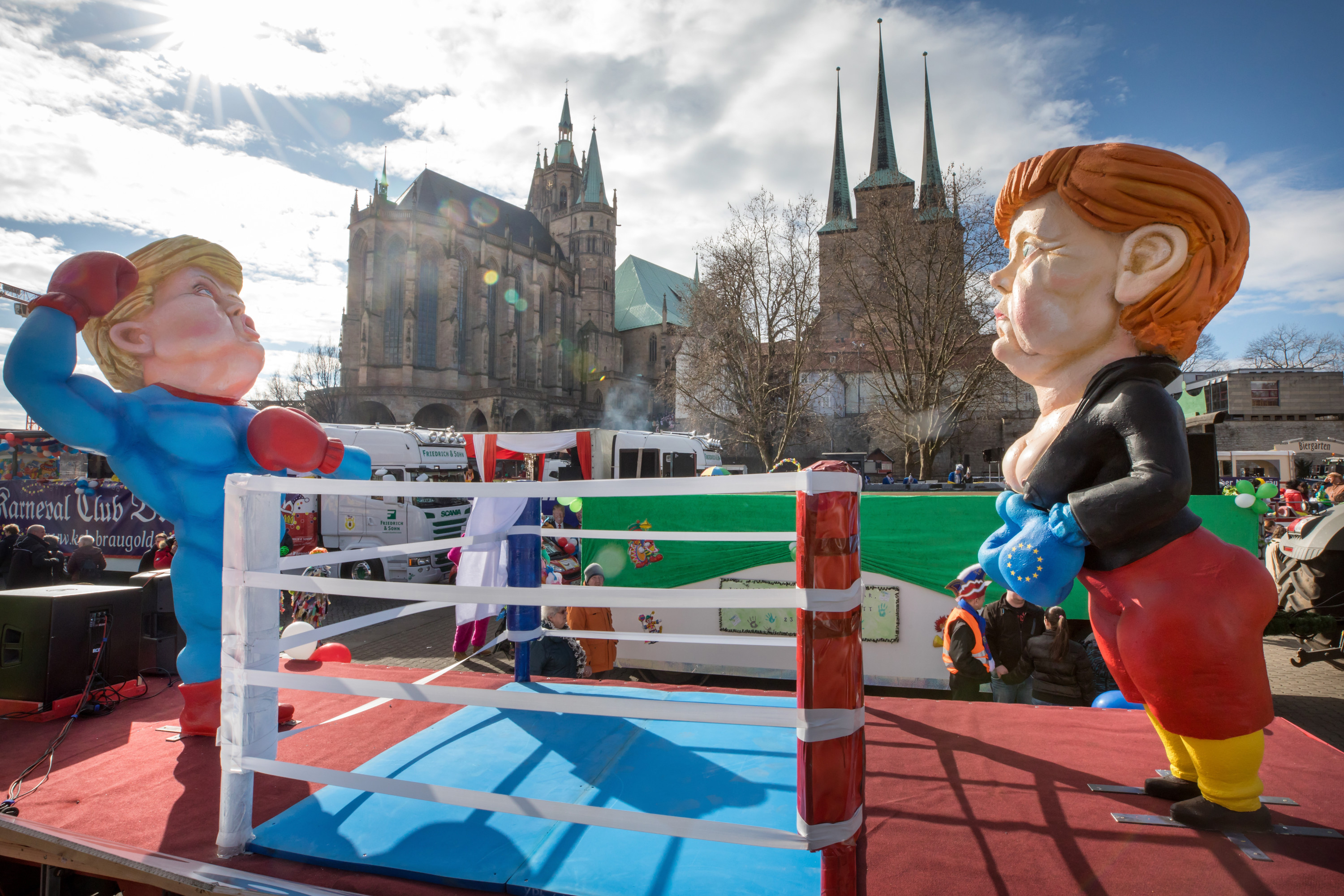  Dit beeld was te zien op de carnavalparade in Erfurt, Duitsland, 26 februari 2017. – © UG / Michael Reichel / dpa-Zentralbild / dpa