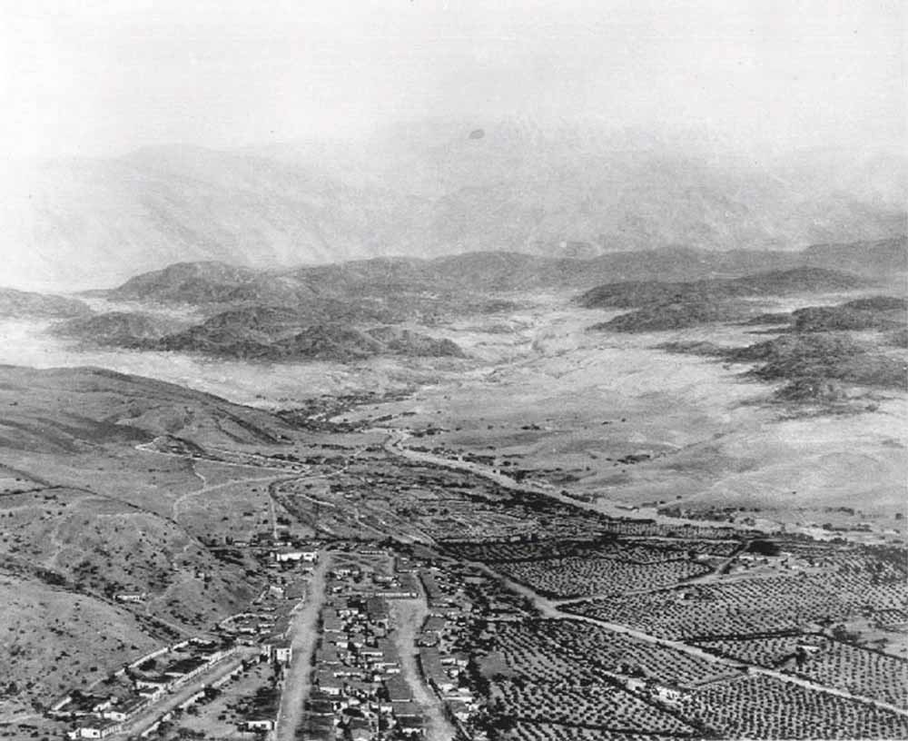 Los Angeles in 1850, met rechtsonder El Aliso, de historische plek waar het Tongva-volk woonde.