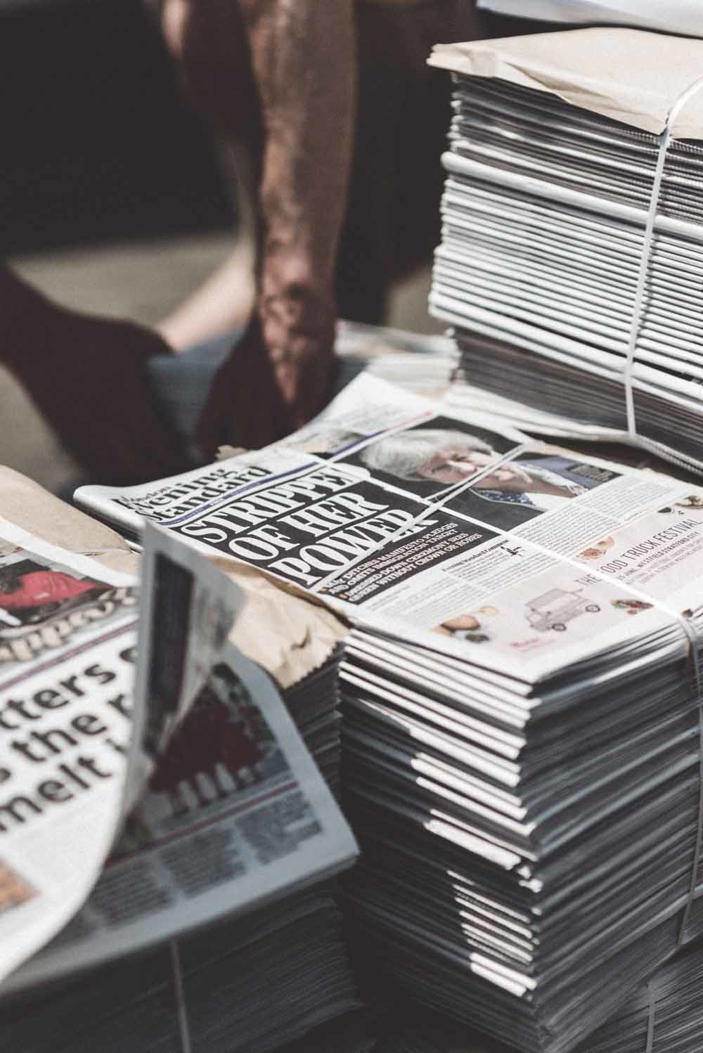 Boris Johnson, de eeuwige paljas The Evening Standard kondigt het vertrek van Theresa May aan. – © Thomas Charters / Unsplash