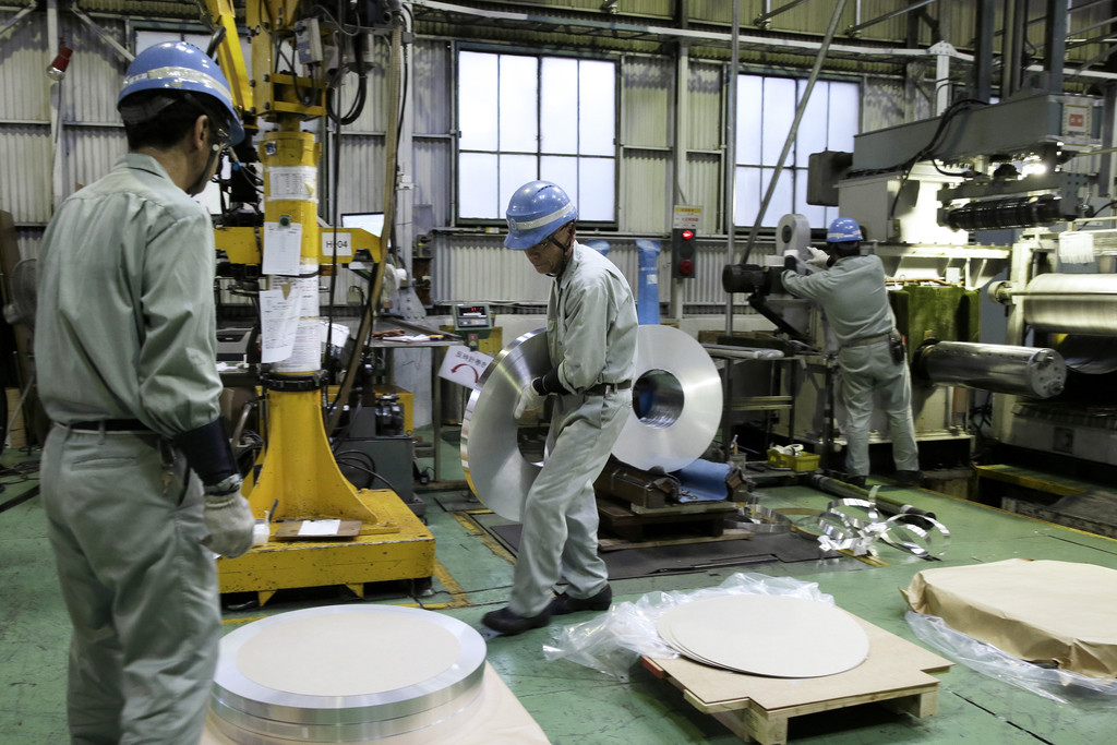Een aluminiumfabriek in Tokio. © Kiyoshi Ota/Bloomberg