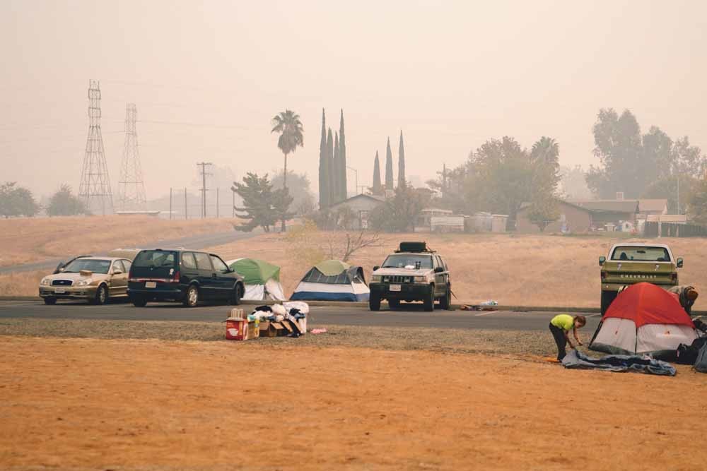 Een Rode Kruis-evacuatiecentrum nabij de Kerk van de Nazarener in het Californische Oroville op 13 november 2018, tijdens massale bosbranden in de Amerikaanse staat. © Getty