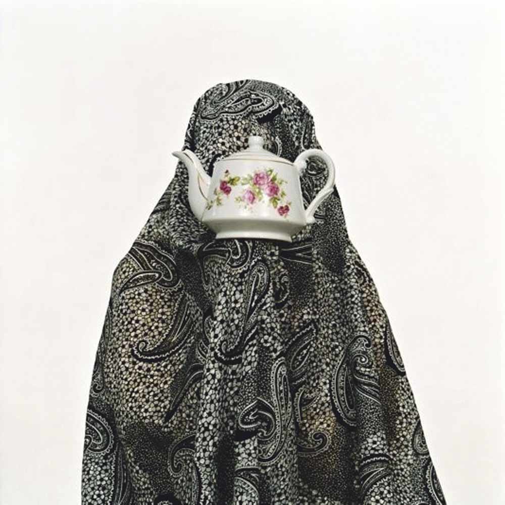 De Iraanse Shadi Ghadirian maakte de fotoserie Like Everyday ten tijde van haar eigen bruiloft. © Shadi Ghadirian, Like Everyday (domestic life), 2000