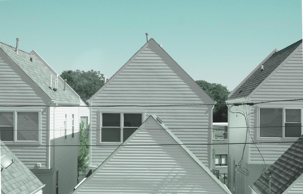 ‘Al vijf jaar was het onmogelijk om in het blok van Jannuzzi een huis te vinden, maar nu waren verschillende buren van plan te verhuizen.’ – Taylor Wilcox/Unsplash