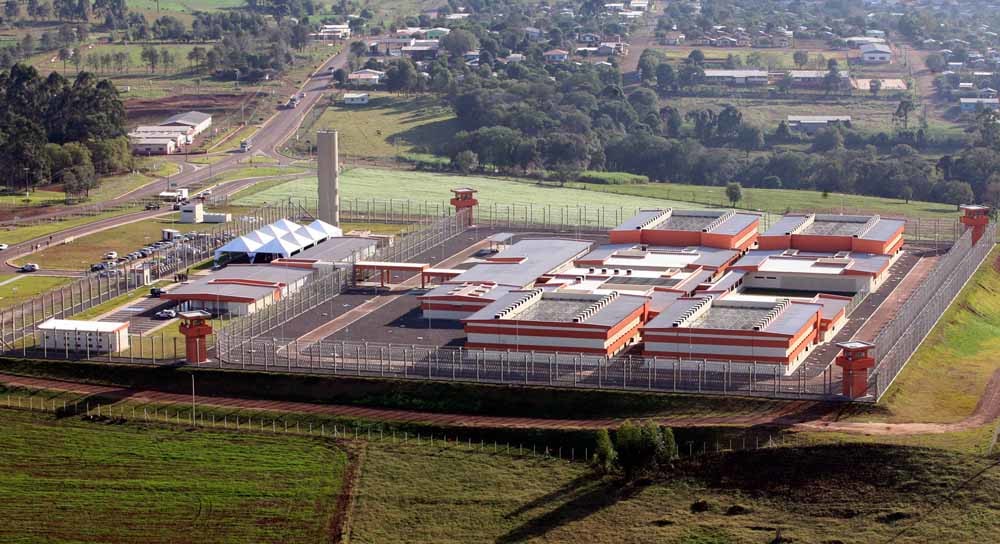 Het gevangeniscomplex in Catanduvas kostte 18 miljoen dollar, en bevat 208 eenpersoonscellen. Er zitten vooral zwaardergestraften. – © Jammil Bittar / Reuters