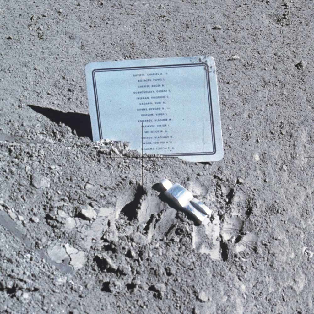 fallen astronaut 0001
