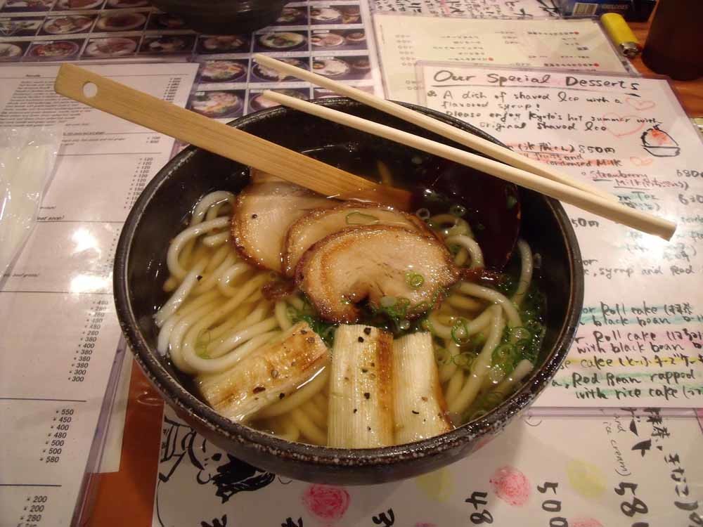 ‘Het begon met noedels. Ik raakte geobsedeerd door soba en udon noedels. Tempura en gebakken tofu soba, wanko soba uit Morioka.’ – © Getty Images