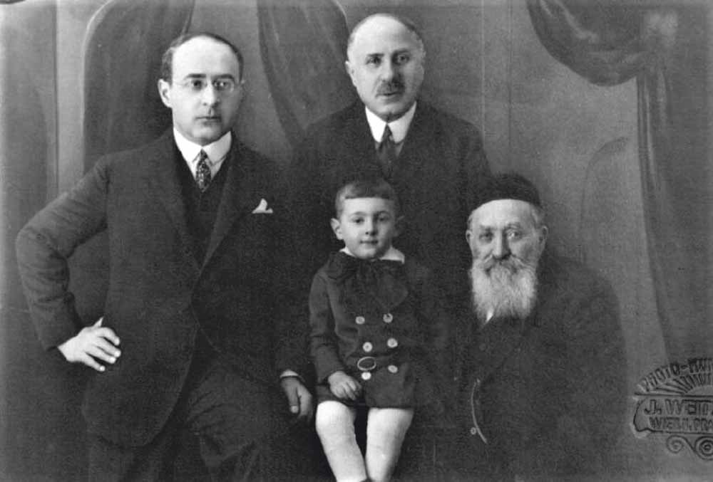 Arlen met v.l.n.r. zijn oom Salomon Dichter, zijn opa Leopold en zijn overgrootvader Isidor, begin jaren twintig.