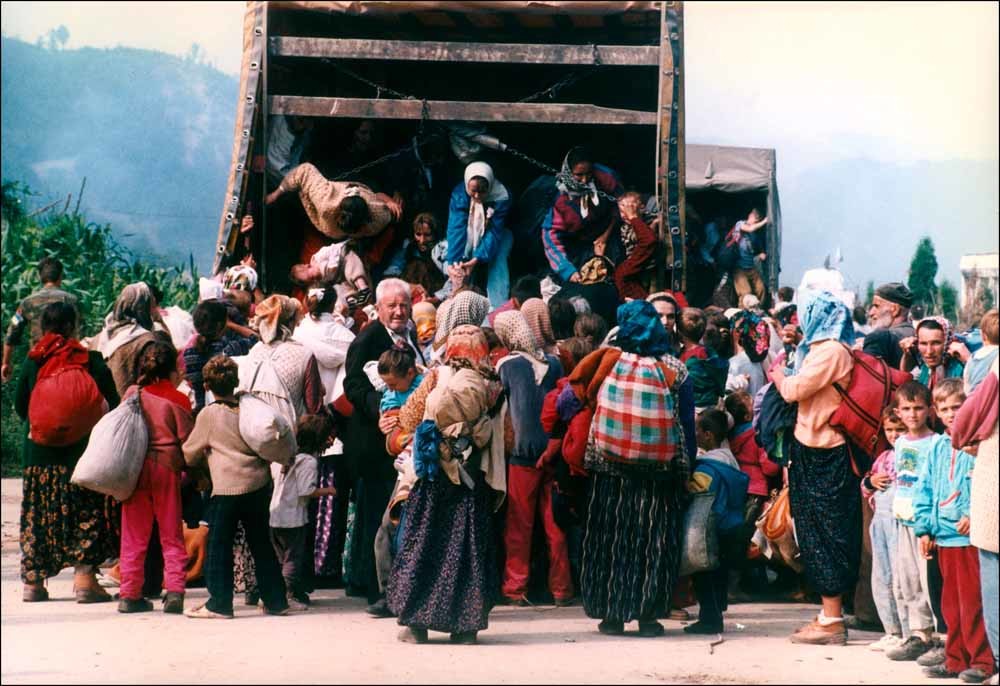 Srebrenica, waar zo’n 7000 moslimjongens en -mannen werden gescheiden van de vrouwen en vermoord. – © Getty Images