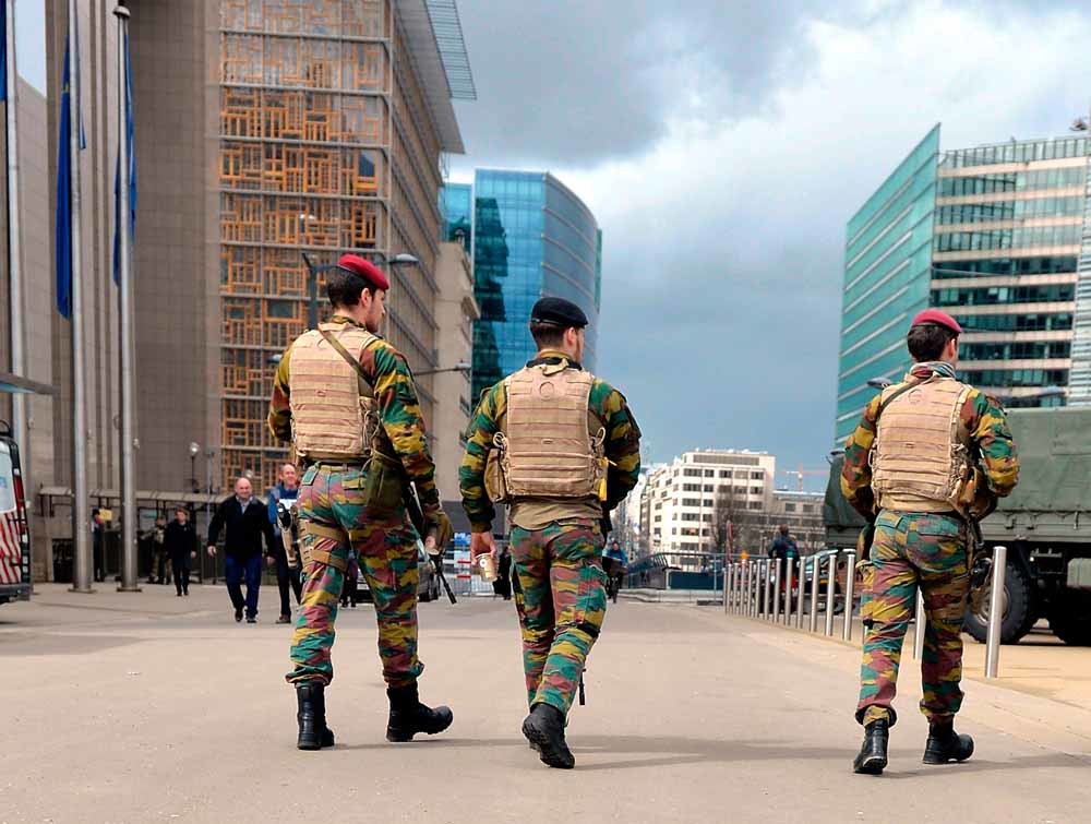 Een beeld waaraan we moeten wennen: ook het VN-gebouw in Brussel wordt zwaar bewaakt. – © Dursun Aydemir / Getty Images