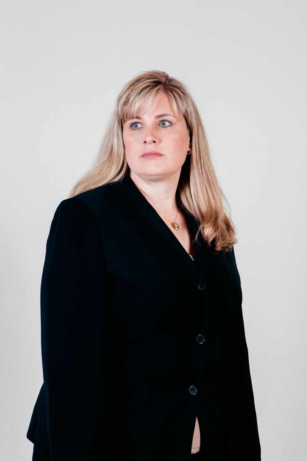 Edna Hendershot heeft in haar loopbaan al meer dan honderd verkrachtingszaken onderzocht, als ze de krachten bundelt met Galbraith. – © Benjamin Rasmussen