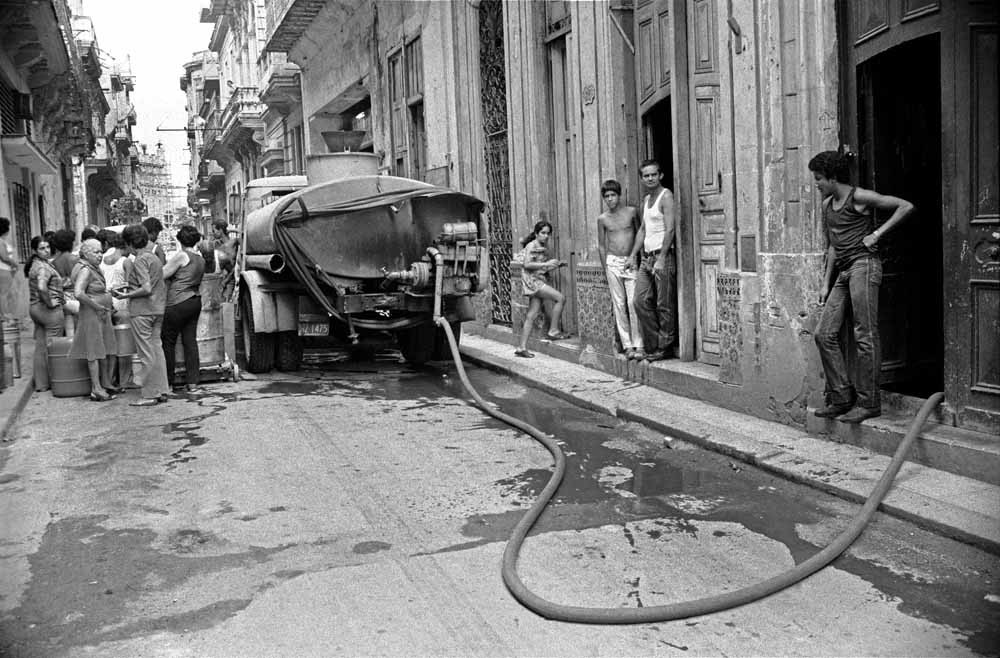 Watervoorzieining in Oud-Havana, 1986. 