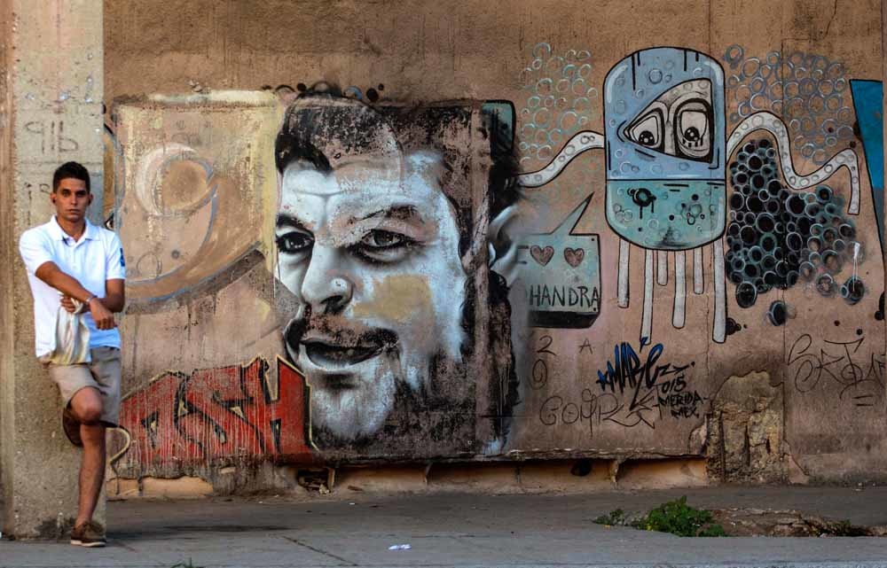Een muurschildering van Che Guevara in Havana, 2016. – © AP Photo / Desmond Boylan